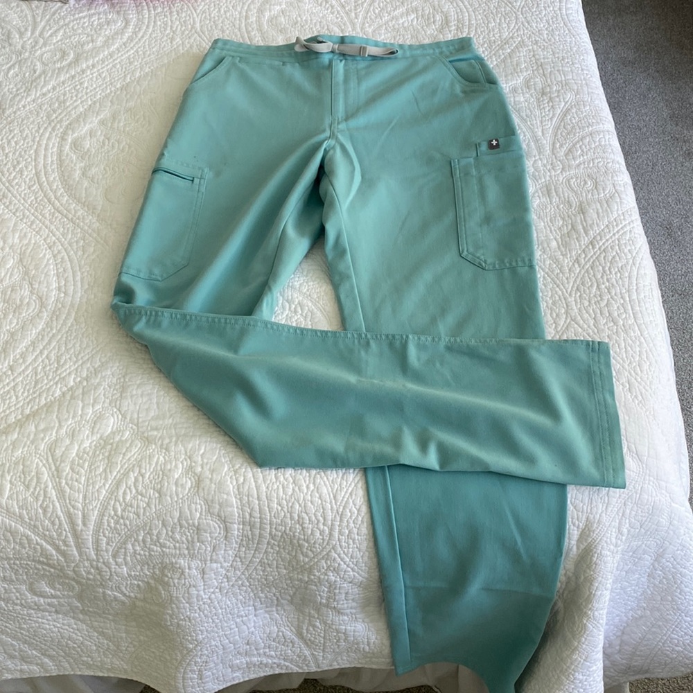 Figs Cargo Scrub Set in Sea Glass